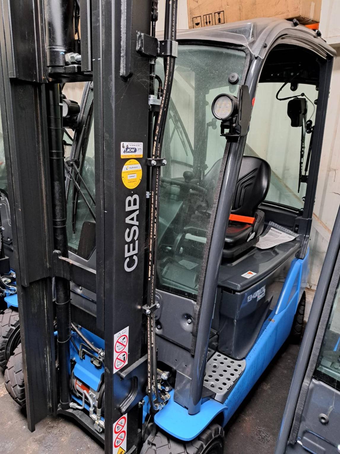 Chariot élévateur frontal - B420LII