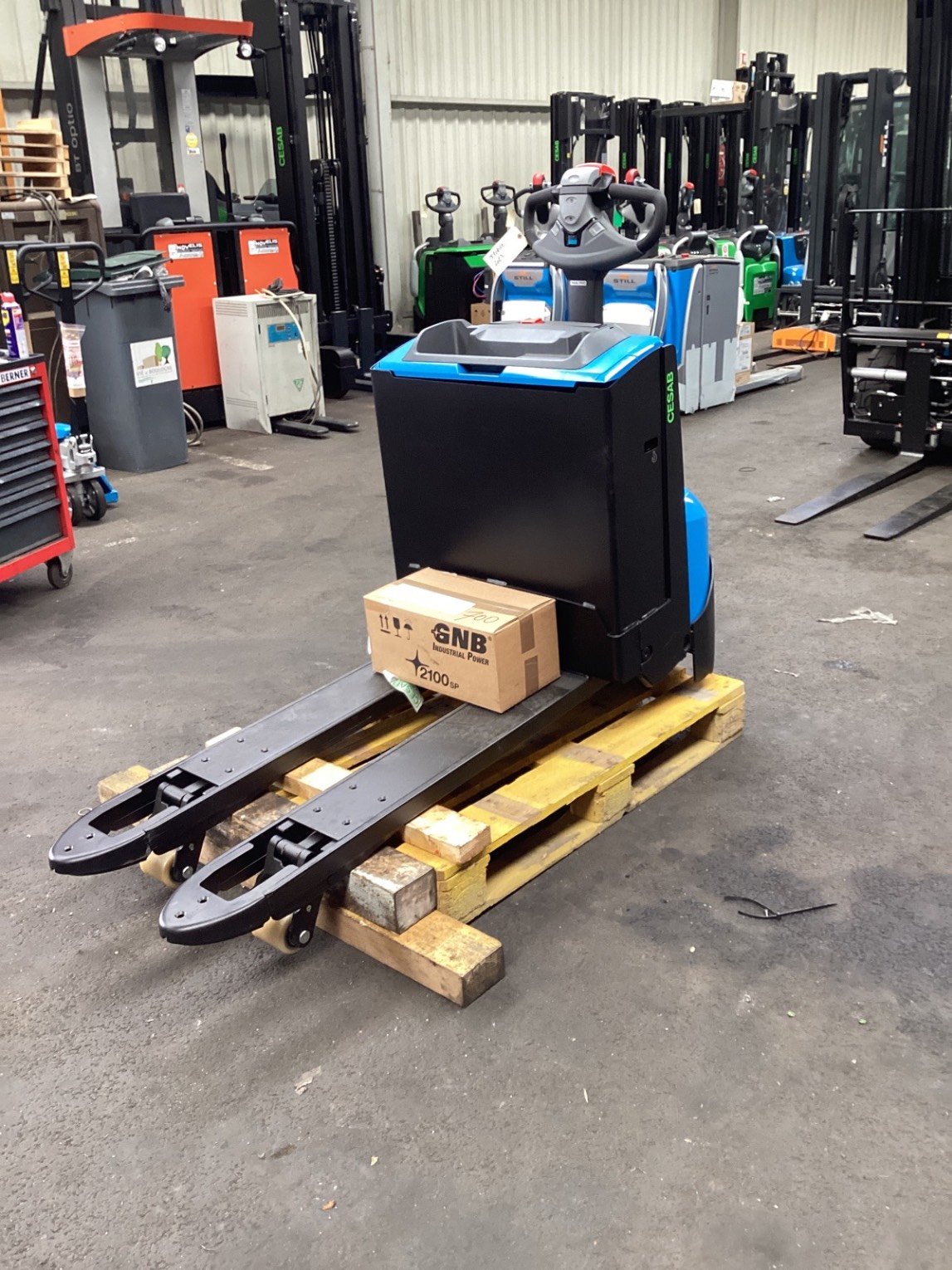 Transpalette électrique CESAB P218