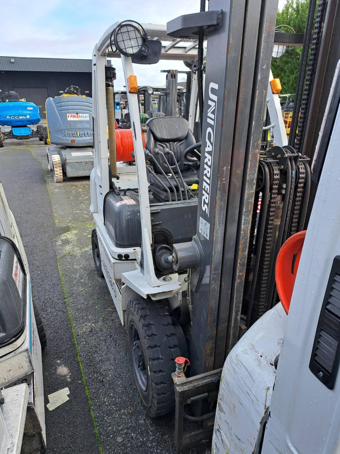 Chariot élévateur frontal Nissan U1D2A25LQ