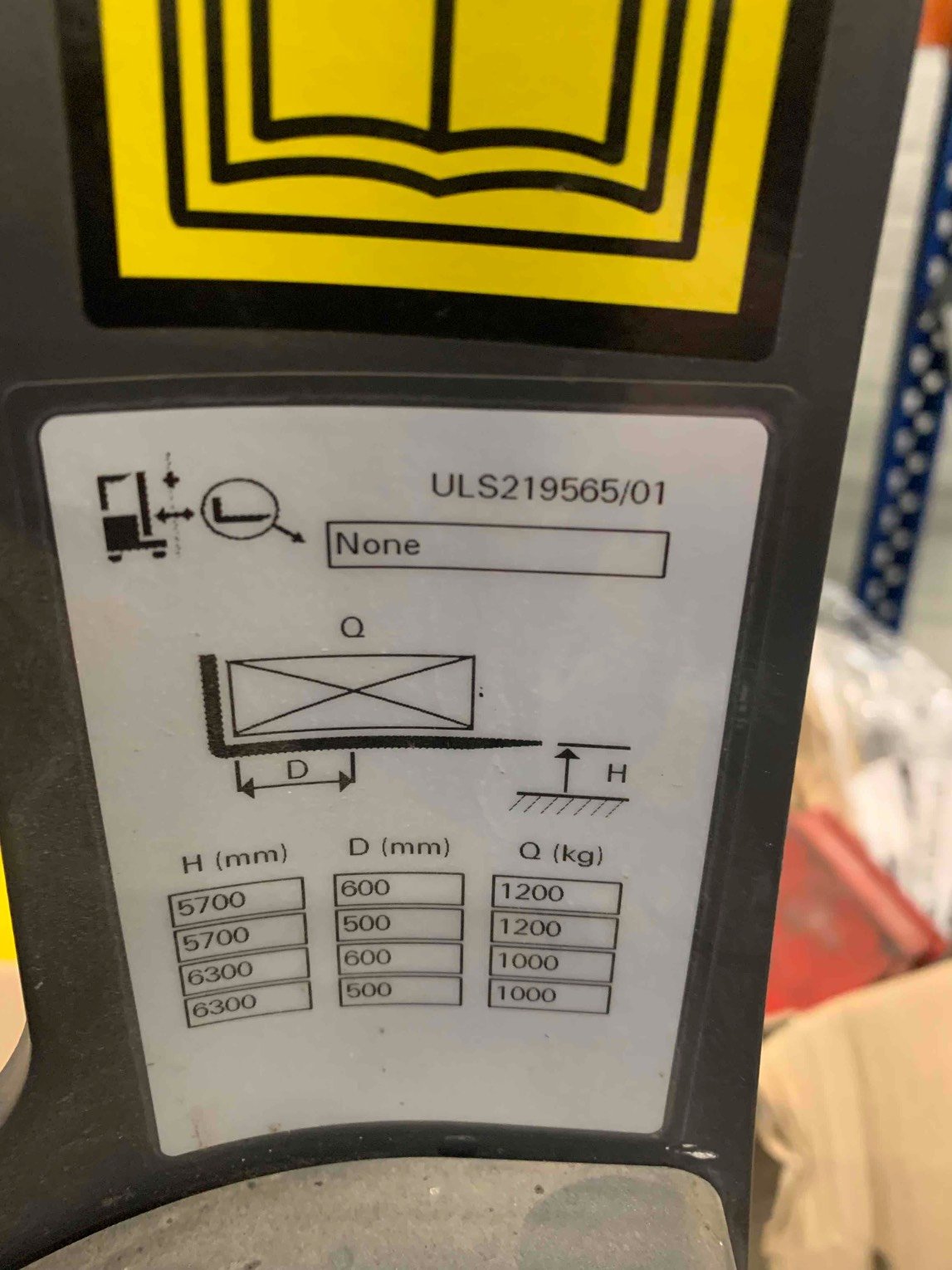 Chariot à mât rétractable Nissan ULS 120