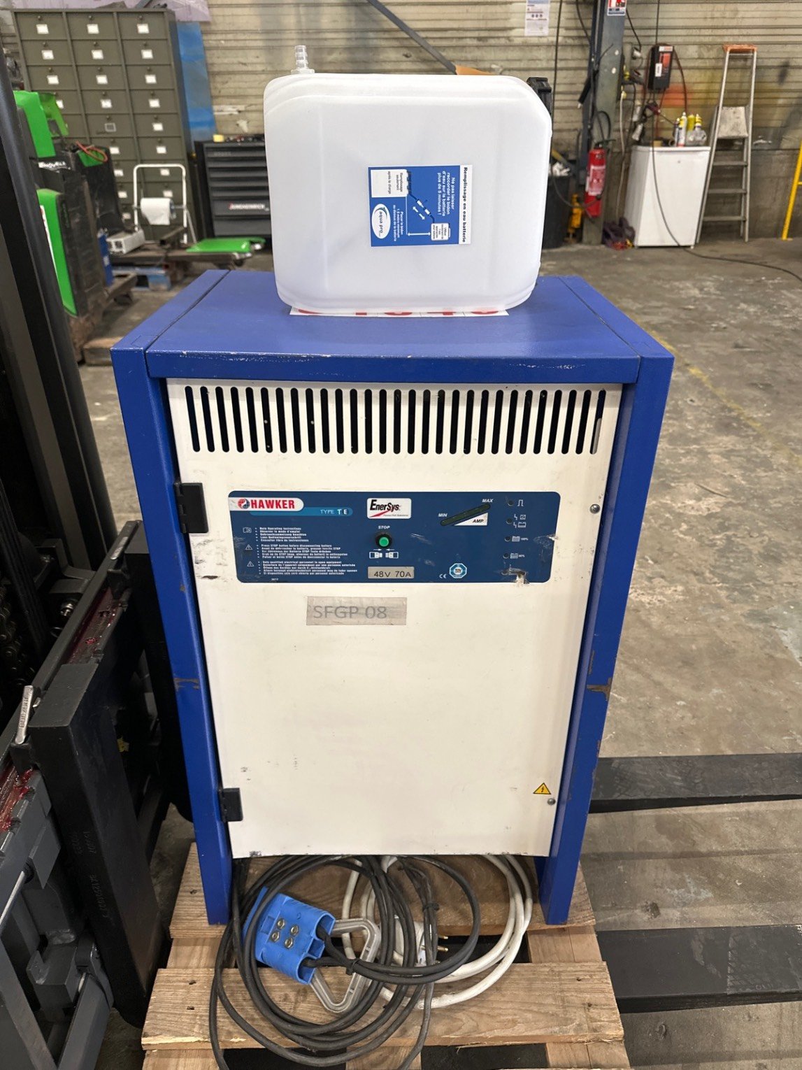 Chariot à mât rétractable UniCarriers UMS160